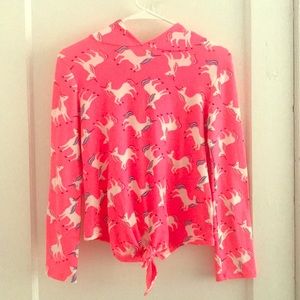 Im selling a thin unicorn sweater